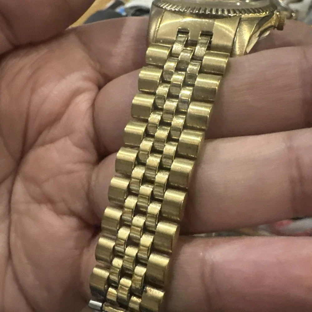 Works Vintage Timex President Quartz Mens Day/Date Gold Tone 35mm Watch Fit 8in